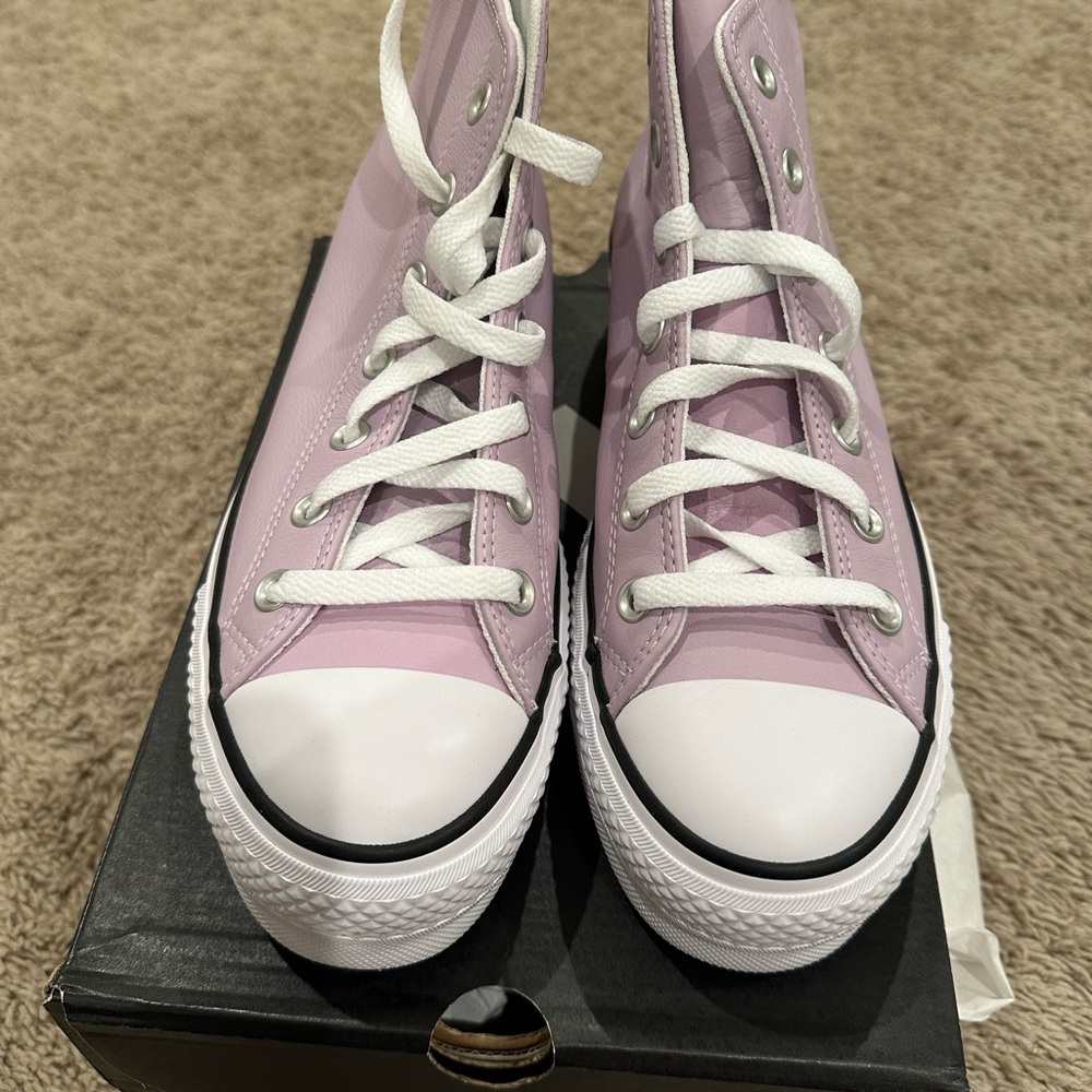 ⬇️ Converse Purple and White High-Top Sneakers Canvas Classic ⬇️